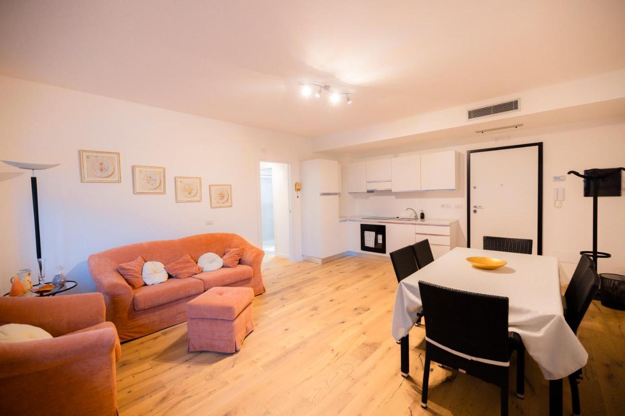 Nuovissimo Bilocale In Zona Navigli/Romolo Apartment Milan Luaran gambar